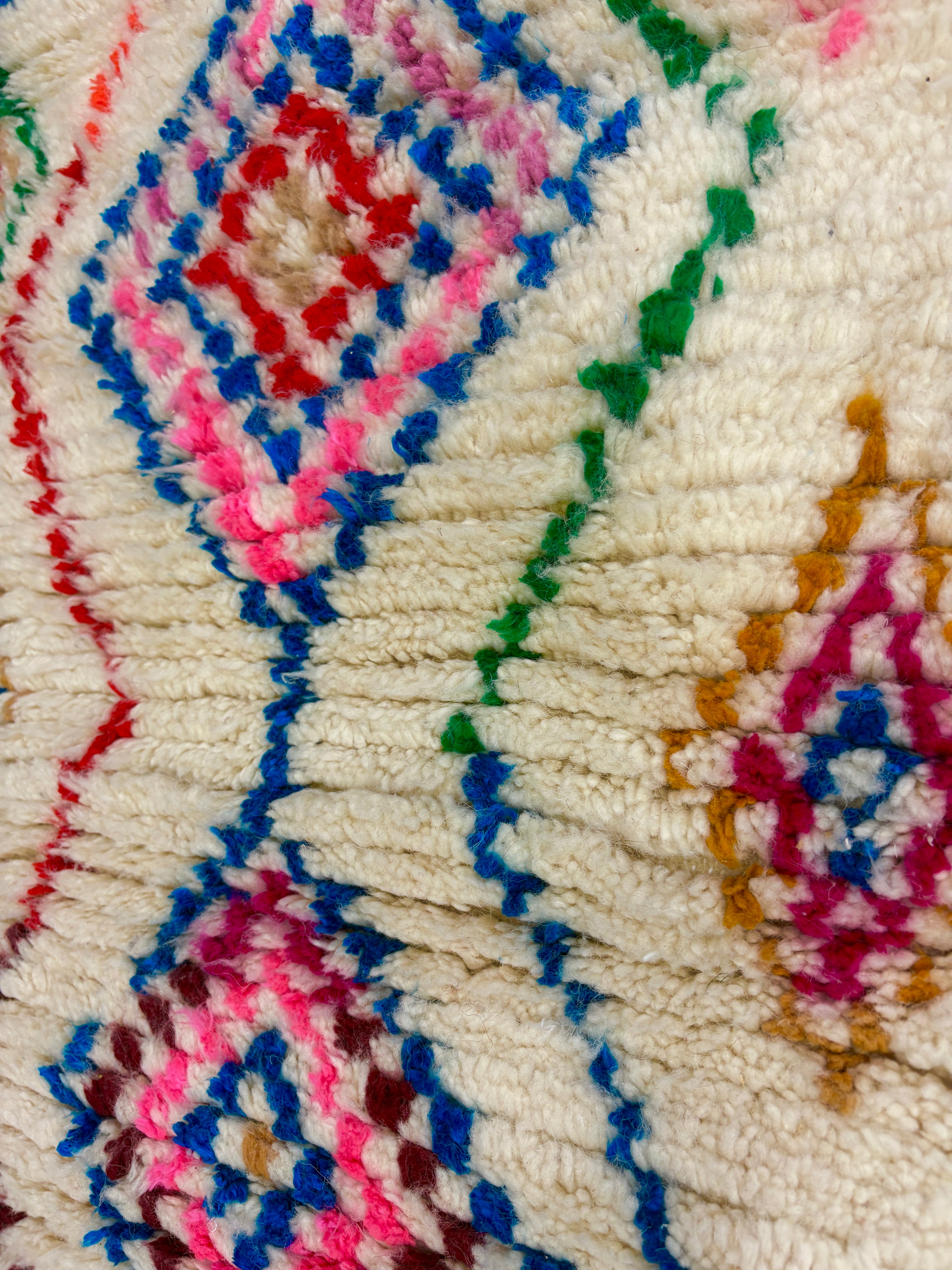 Handwoven Azilal Berber Accent Rug in Ivory Wool