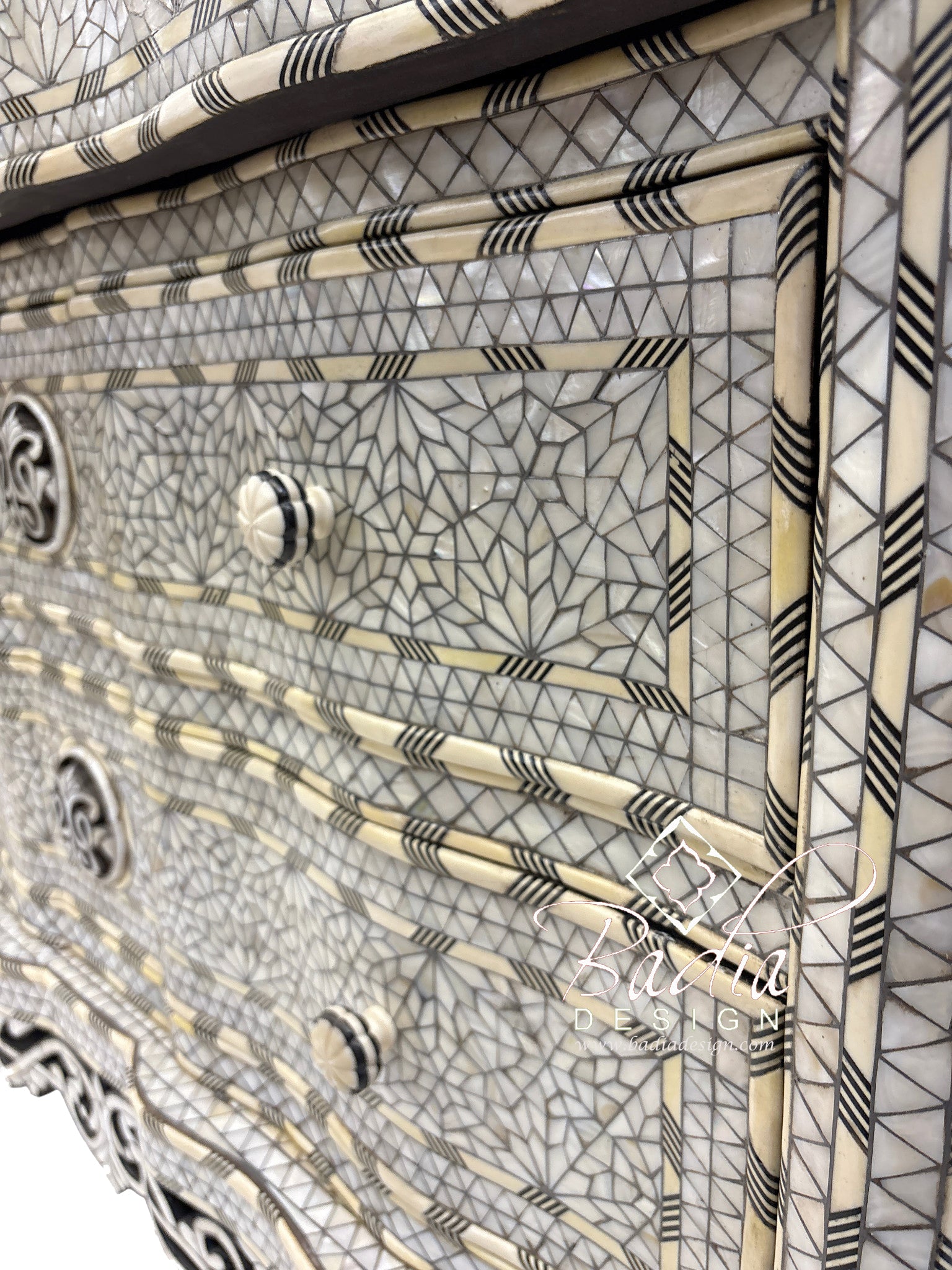 White Mother of Pearl Inlay Three-Drawer Dresser