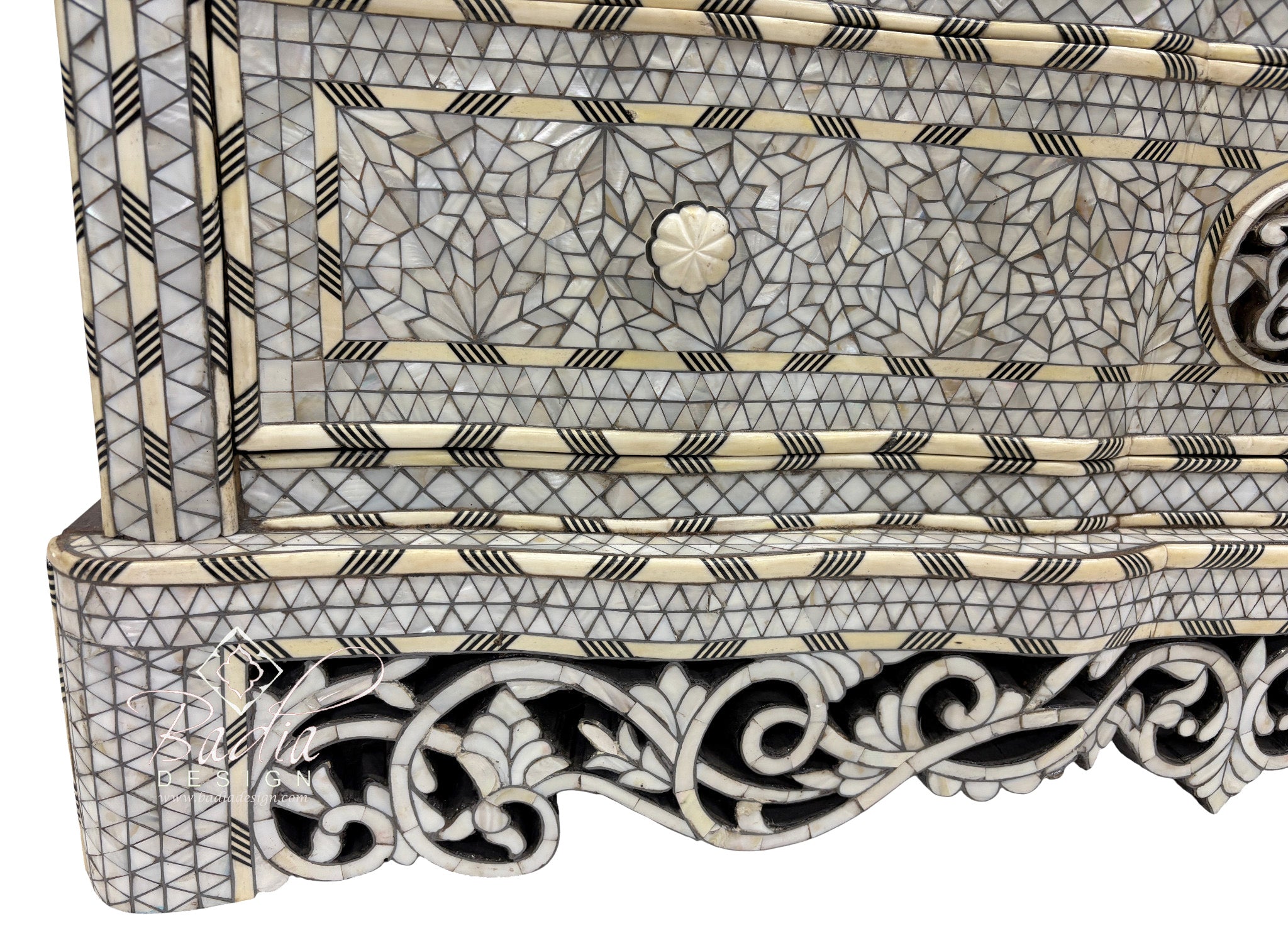 White Mother of Pearl Inlay Three-Drawer Dresser