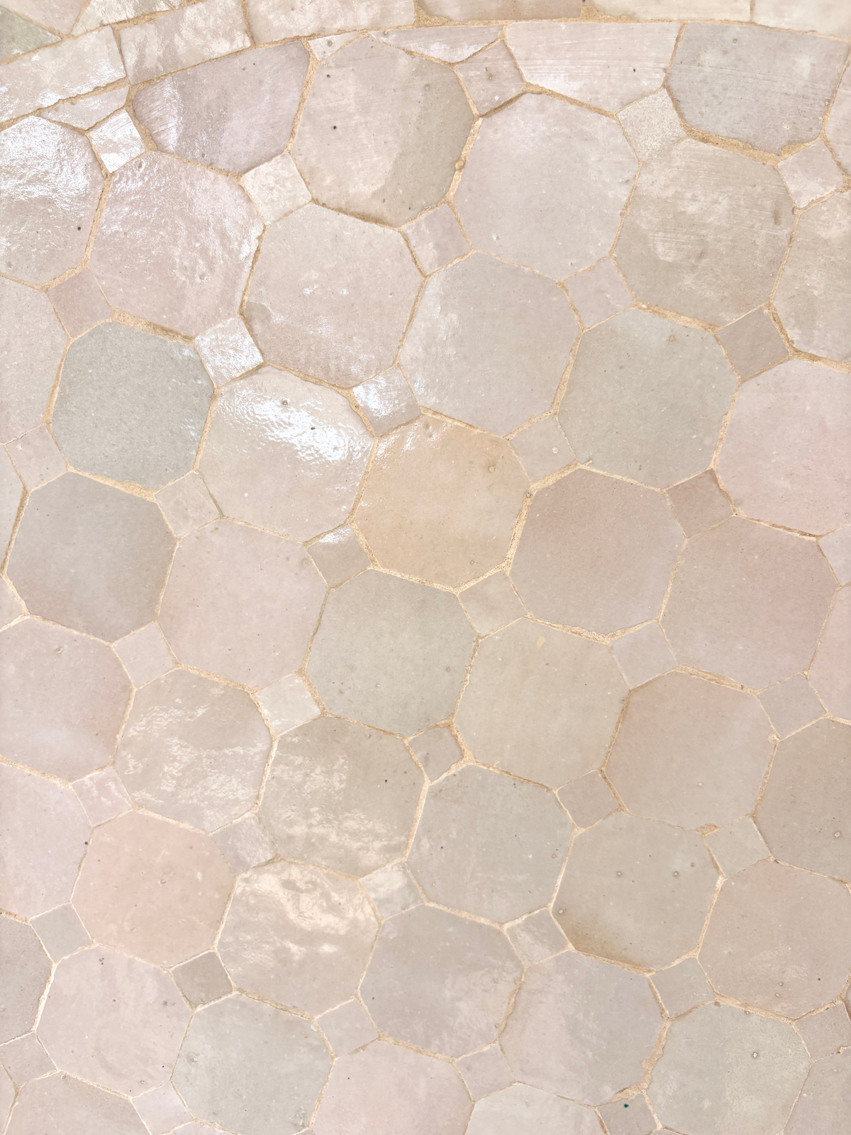 48" Ecru Zellige Mosaic Table Top