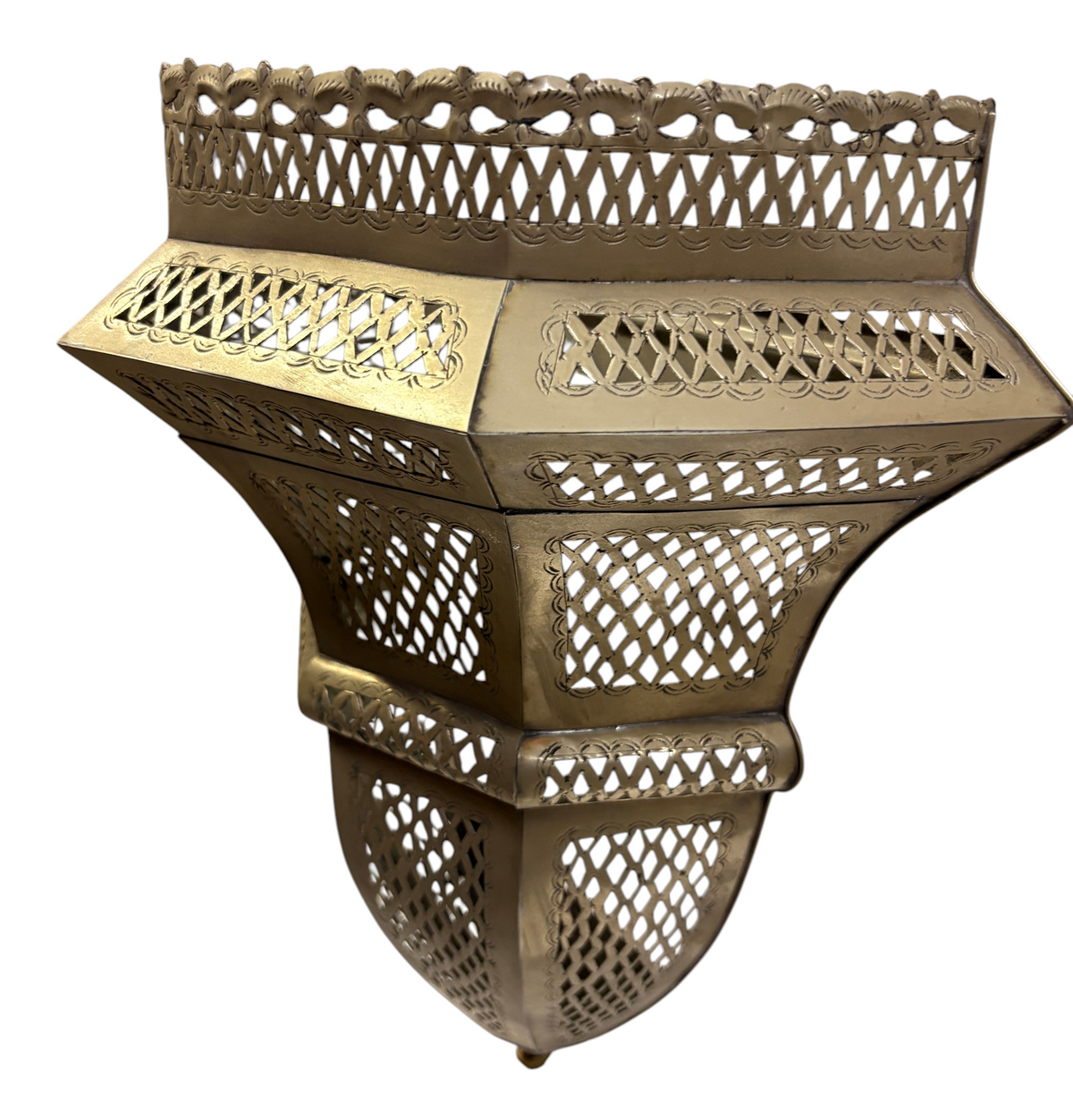 Tiered Lattice Lantern Sconce