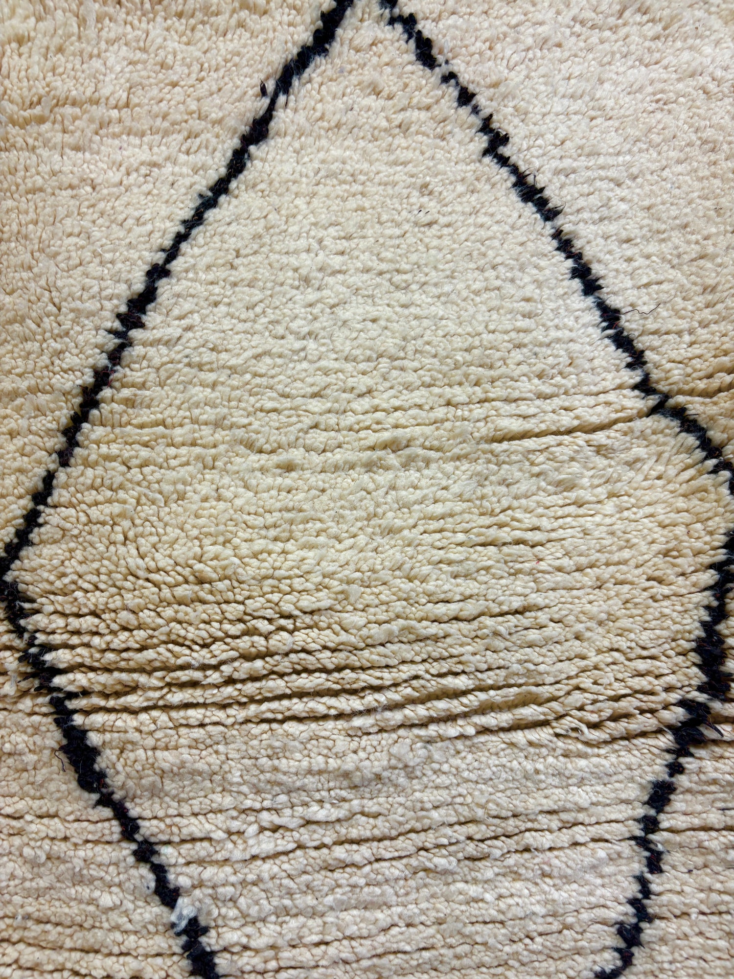 Beni Ourain Moroccan Runner in Ivory Wool with Black Diamond Outline