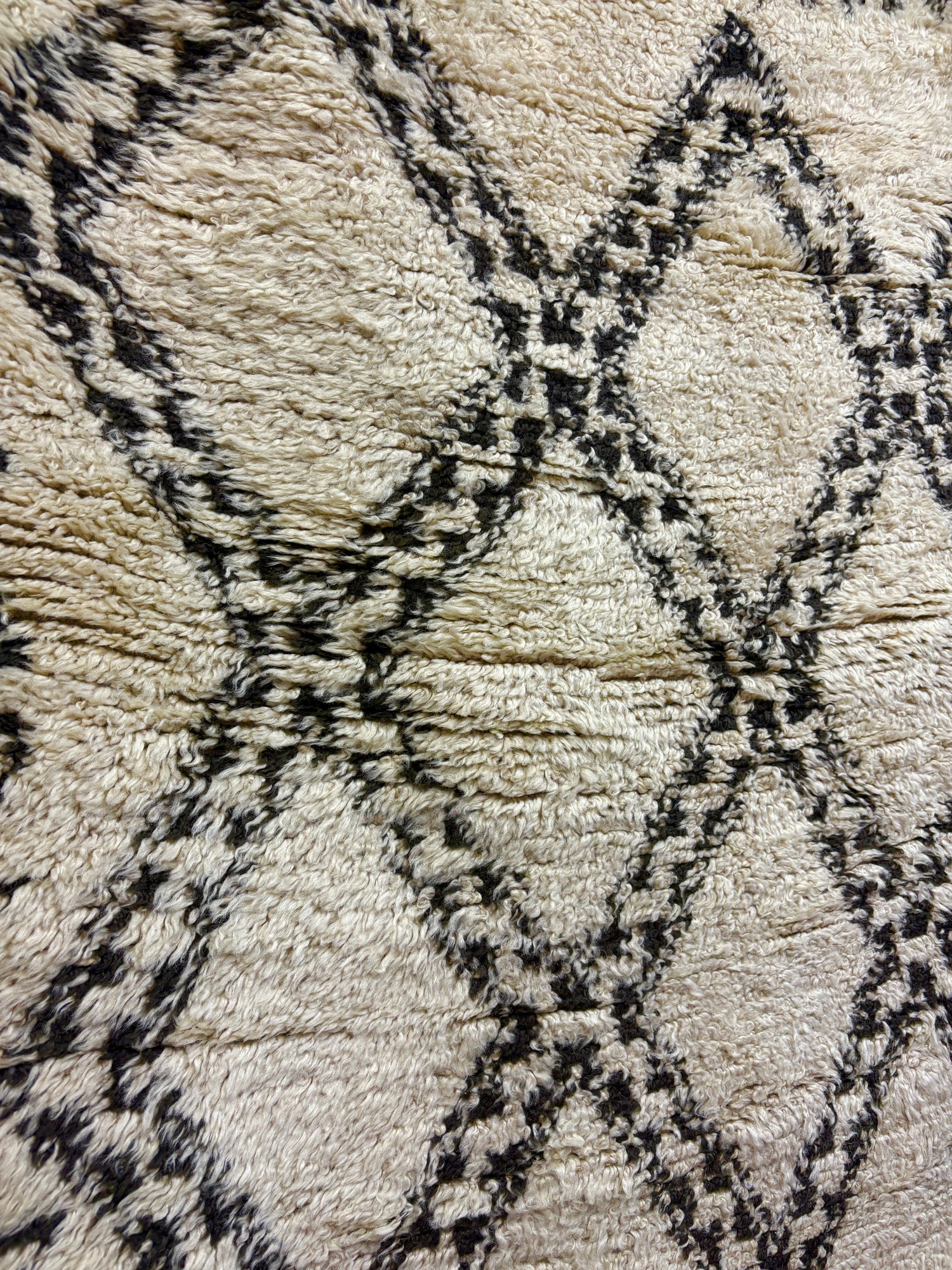 Beni Ourain Moroccan Rug in Ivory Wool with Double Diamond Lattice