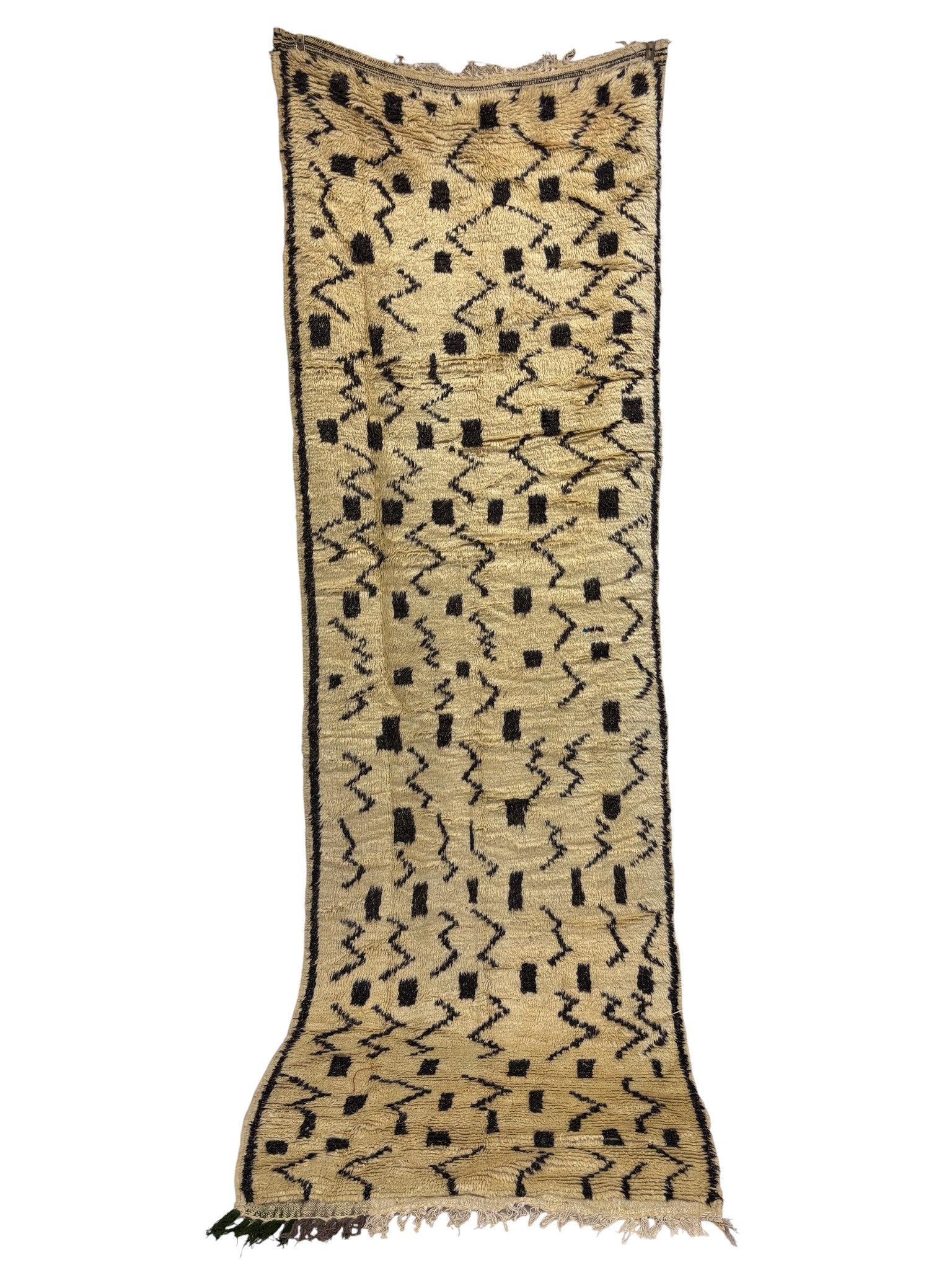 Azilal Runner with Ivory Field and Black Zigzags – Badia Design Inc.
