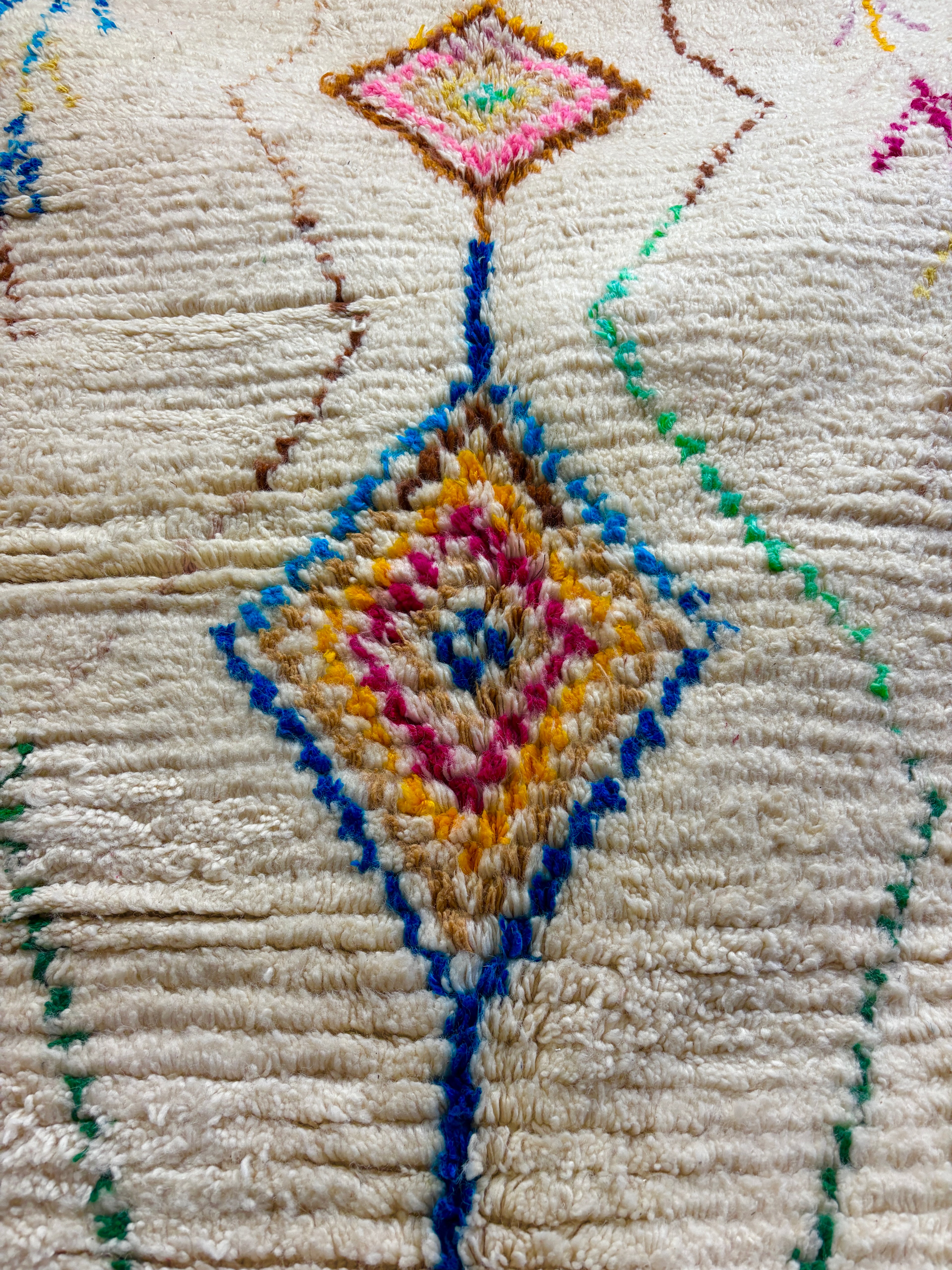 Handwoven Azilal Berber Rug in Ivory Wool with Polychrome Diamonds