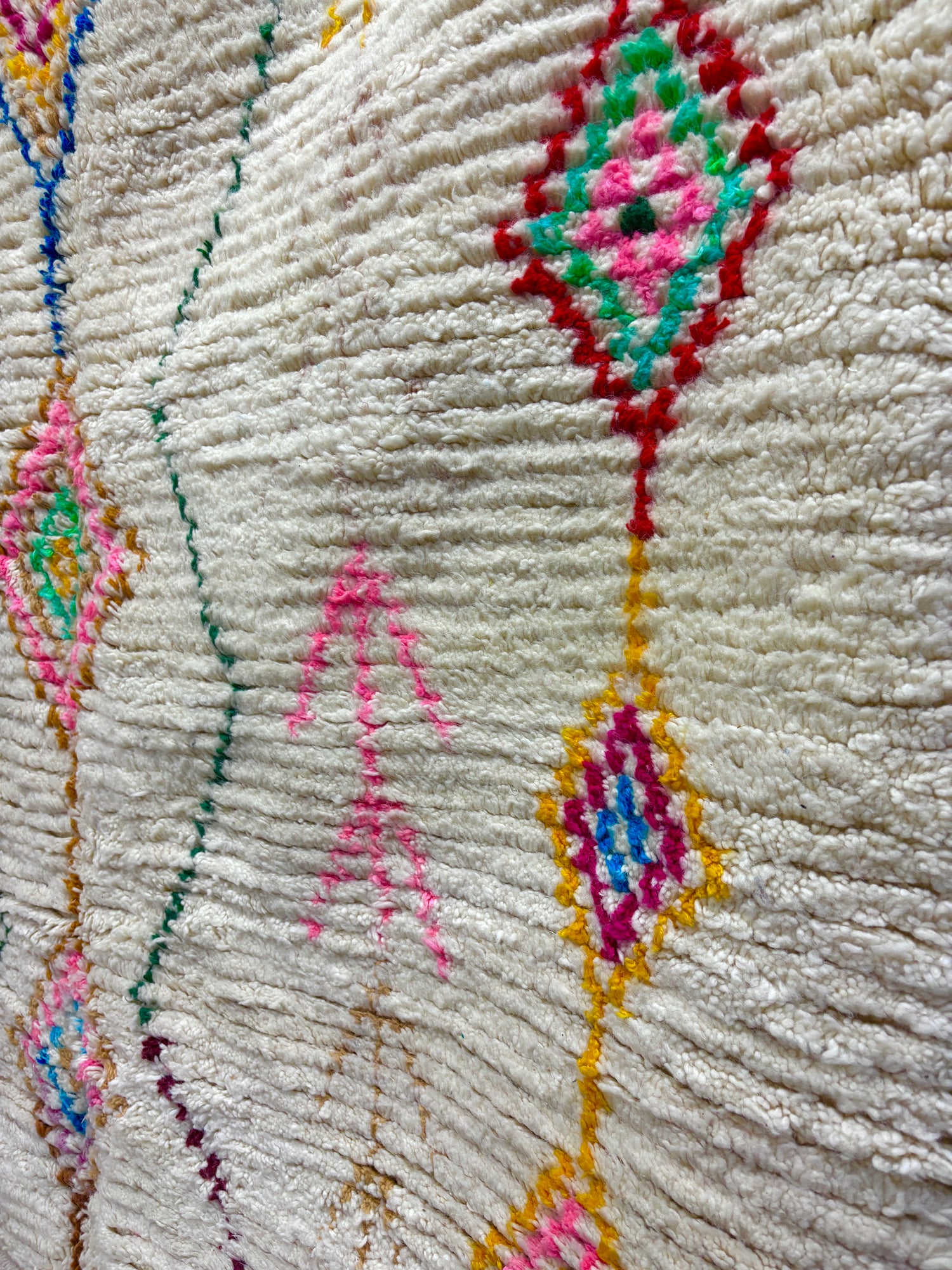 Handwoven Azilal Berber Rug in Ivory Wool with Polychrome Diamonds