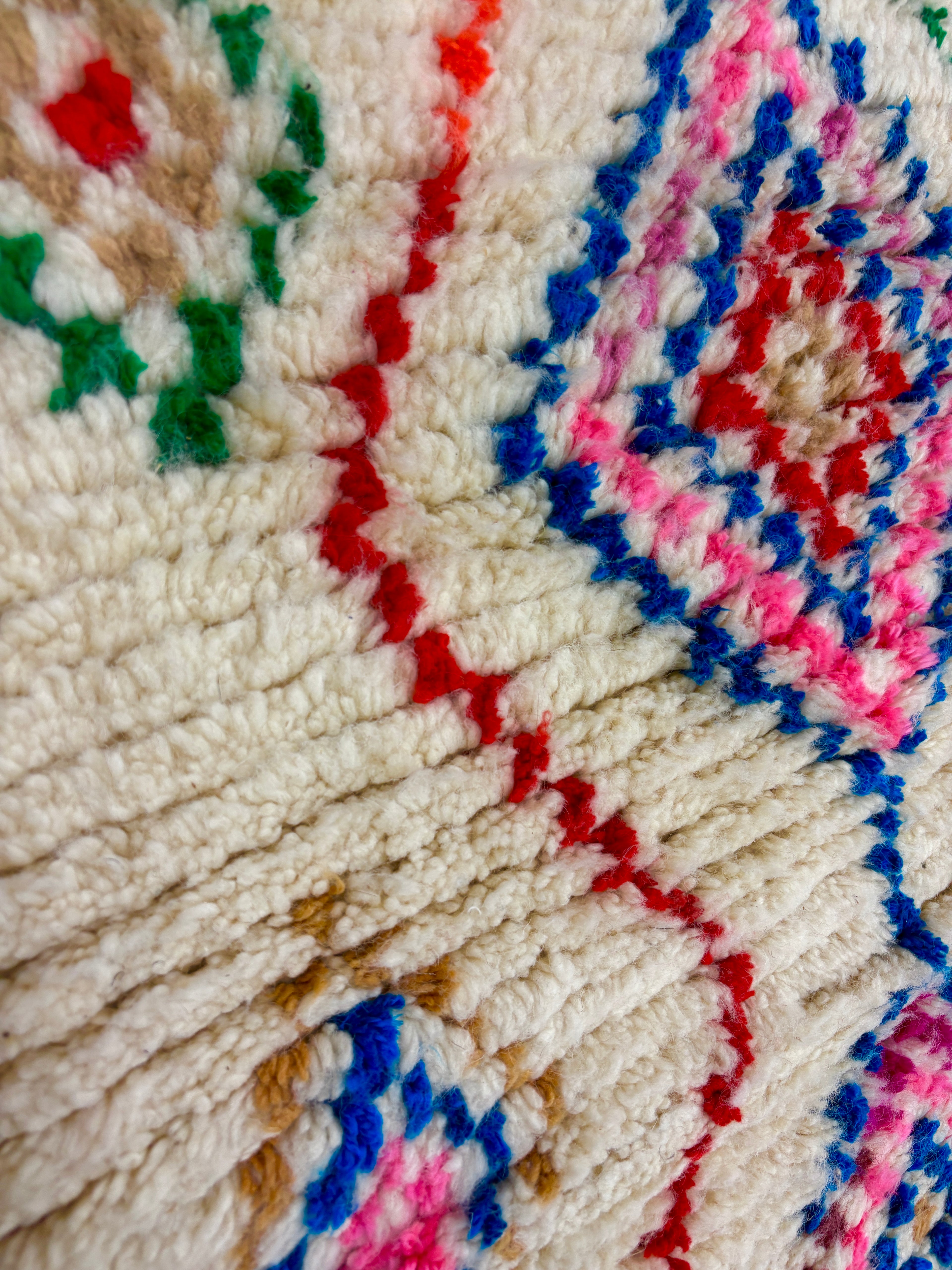 Handwoven Azilal Berber Accent Rug in Ivory Wool