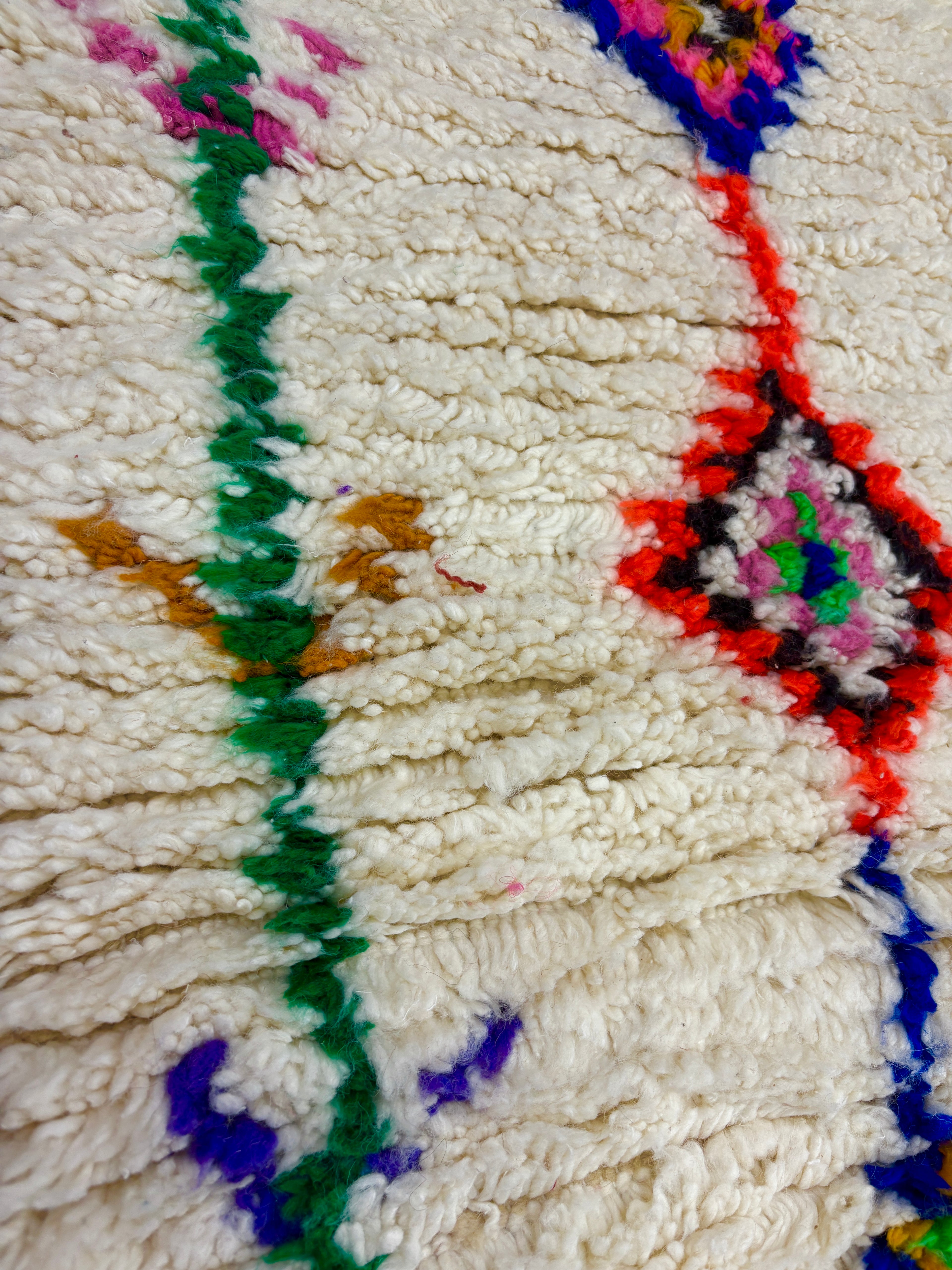 Handwoven Azilal Berber Accent Rug in Ivory Wool