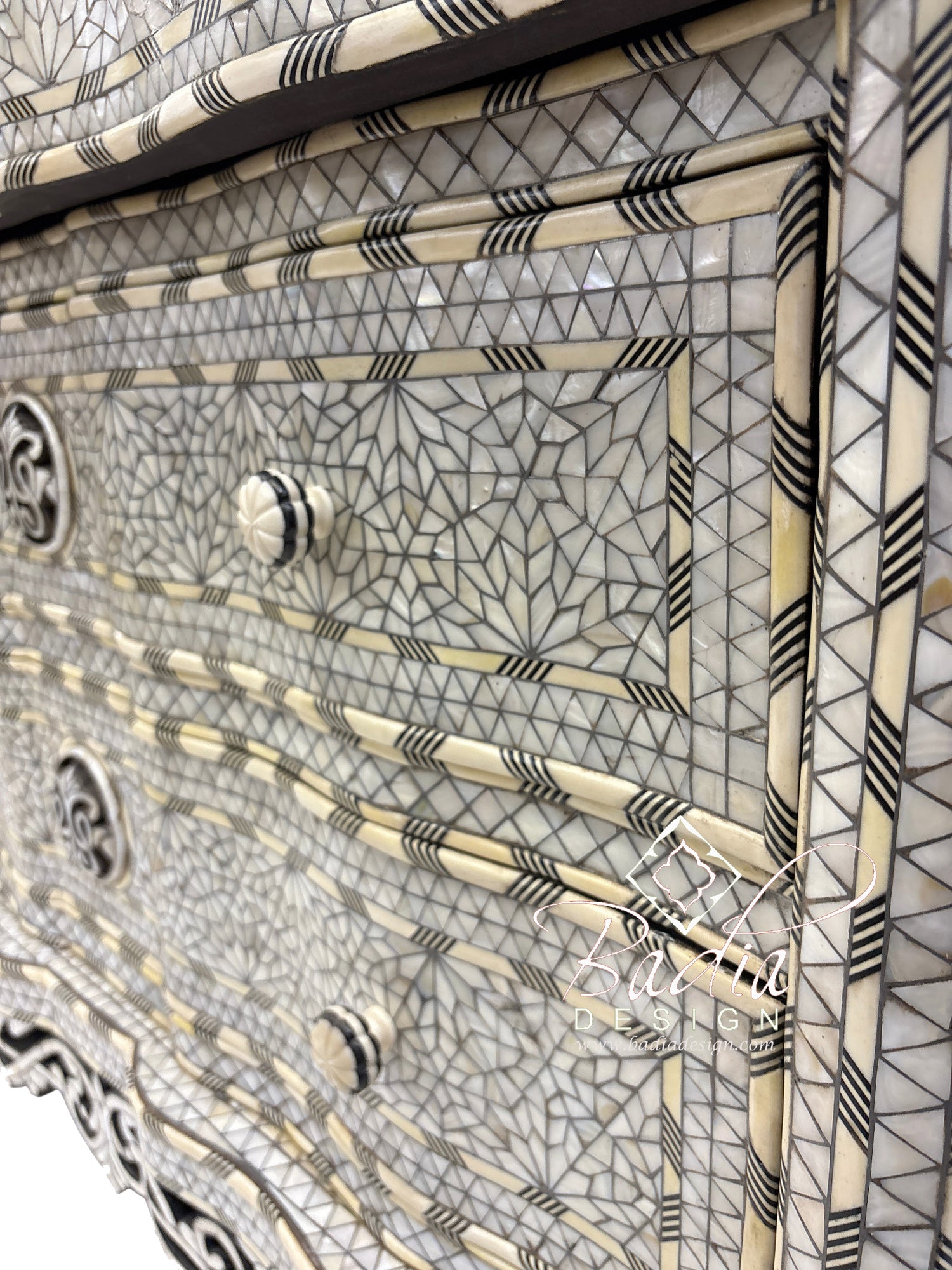 White Mother of Pearl Inlay Three-Drawer Dresser