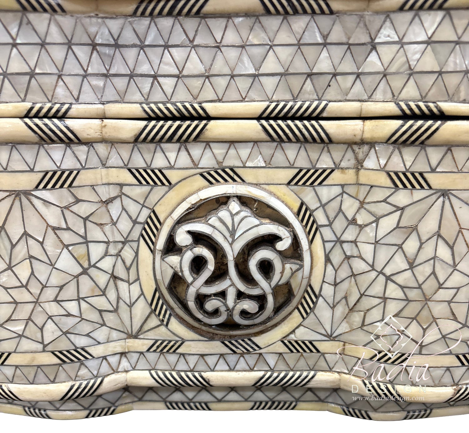 White Mother of Pearl Inlay Three-Drawer Dresser