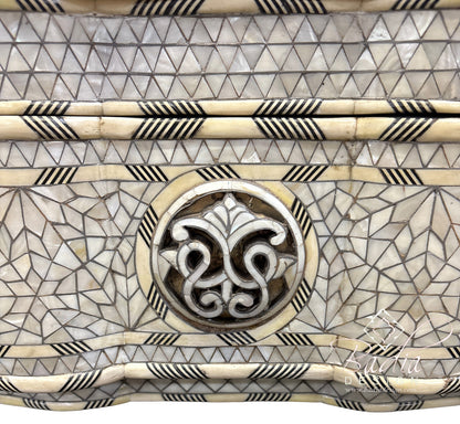 White Mother of Pearl Inlay Three-Drawer Dresser