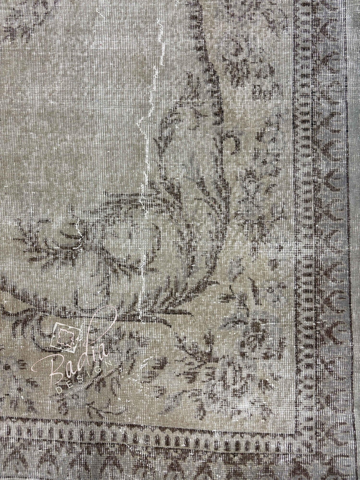 Vintage Gray Rug with Geometric Designs